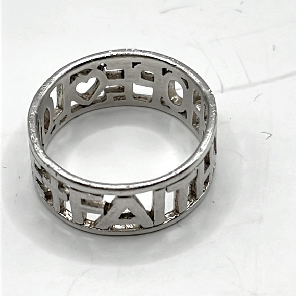 Elegant Silver Love Ring - Picture 5 of 10